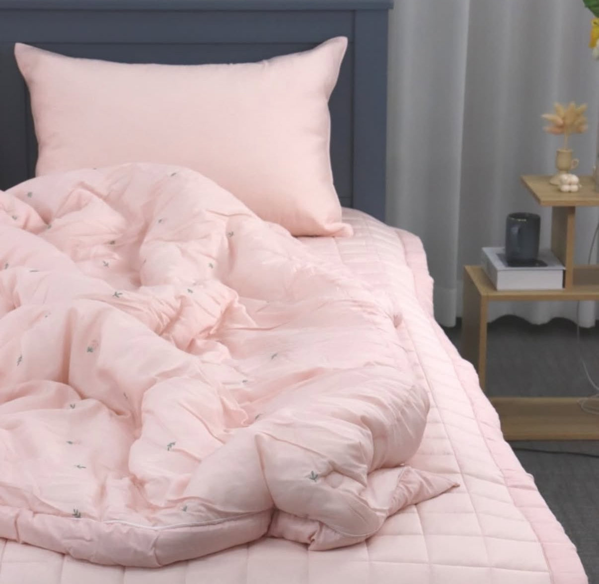 【韓國製四季薄被】清新小花刺繡四季薄被 100%天絲