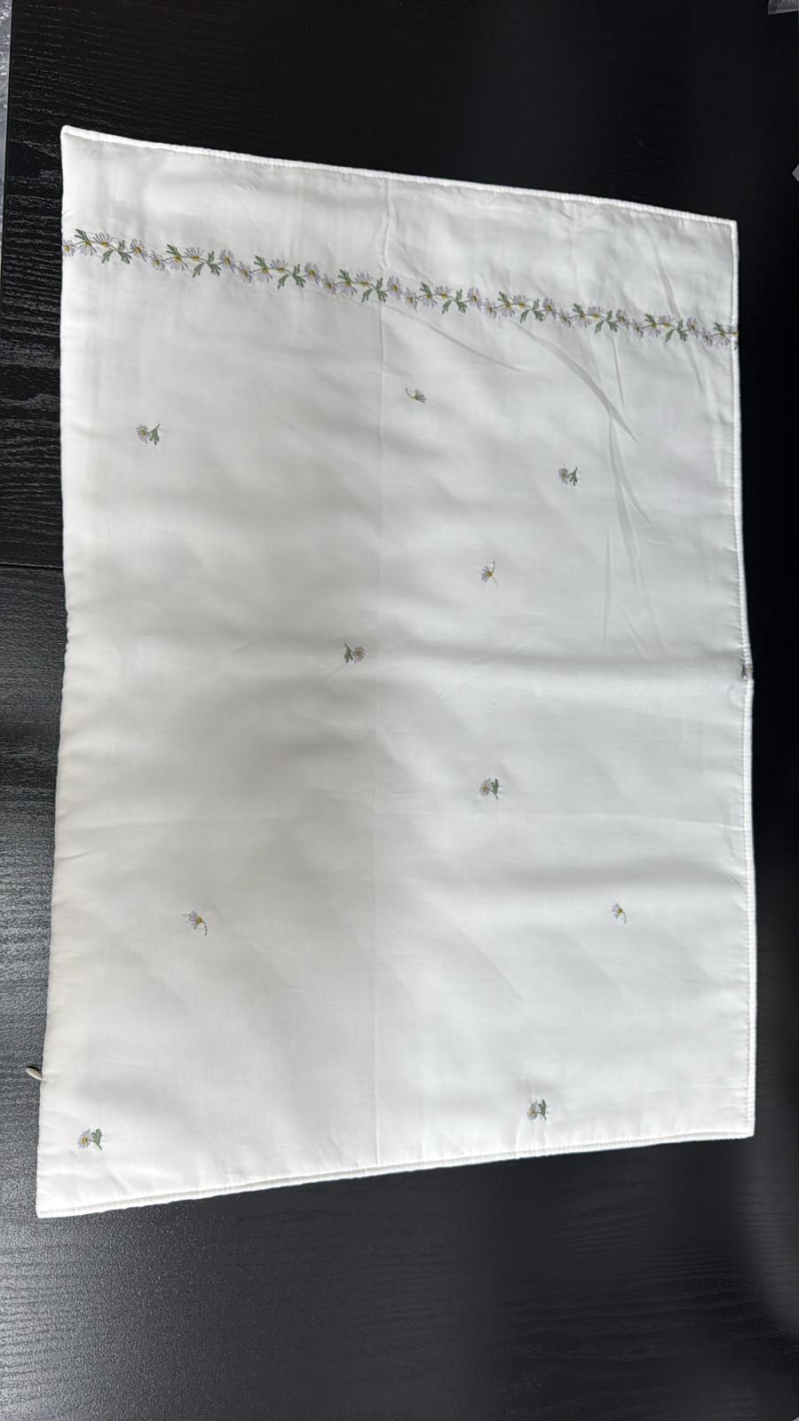 【韓國製四季薄被】刺繡雛菊四季薄被 100%天絲