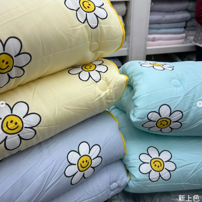 【韓國製四季薄被】微笑大花花四季薄被 100%天絲