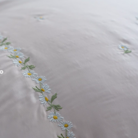 【韓國製四季薄被】刺繡雛菊四季薄被 100%天絲